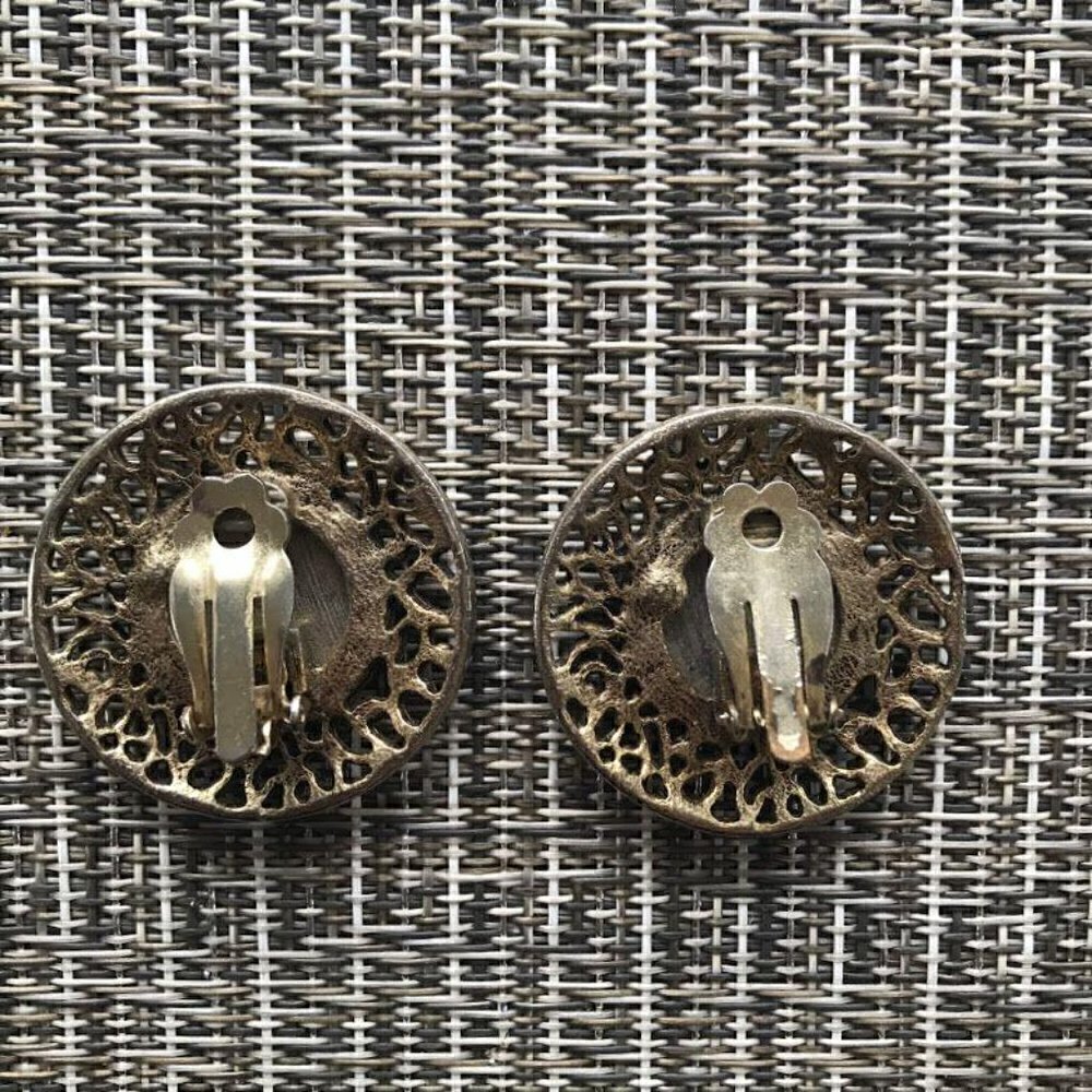 Vintage French Coin Clip On Filigree Earrings Mixed Metal Gold and Silver - Picture 4 of 6